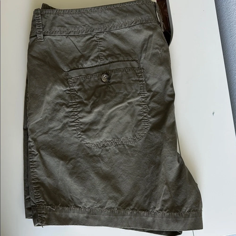 Old Navy Mid-Rise Cotton shorts, Sz 16